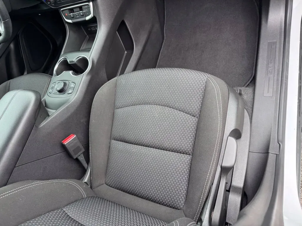 GMC Terrain photo 14