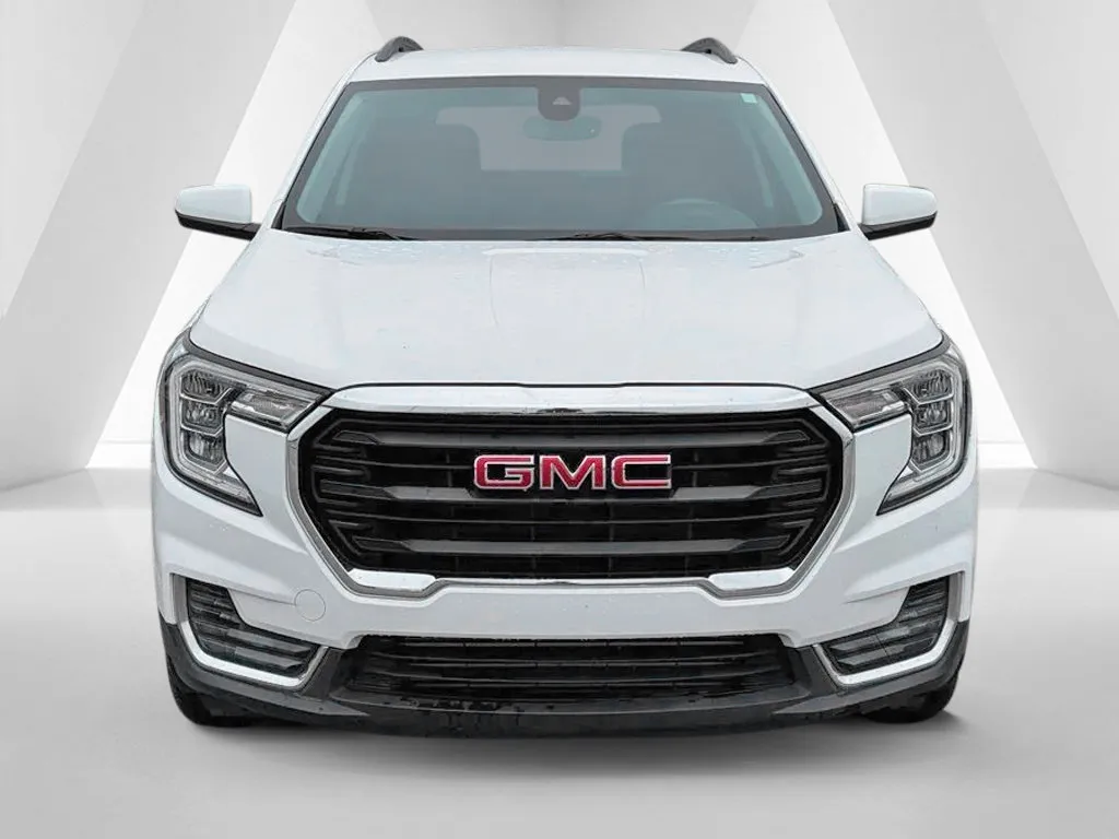 GMC Terrain photo 2