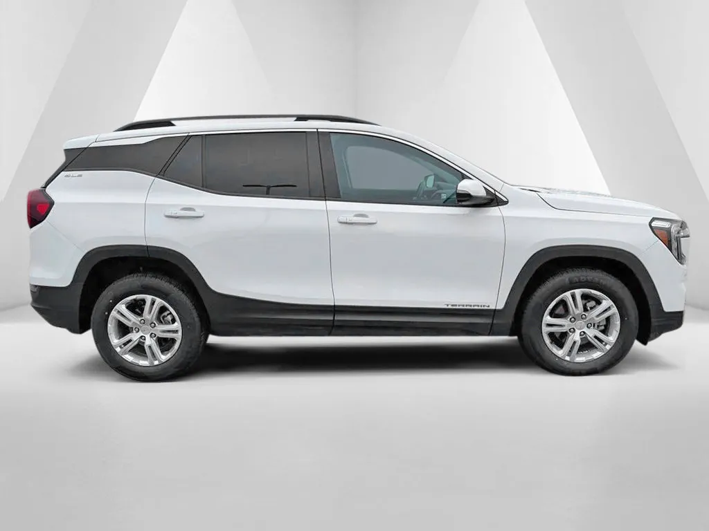 GMC Terrain photo 8