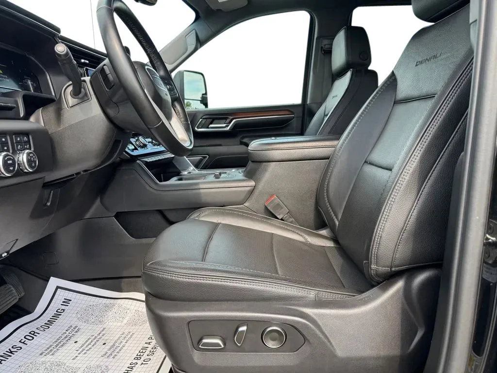 GMC Sierra photo 9
