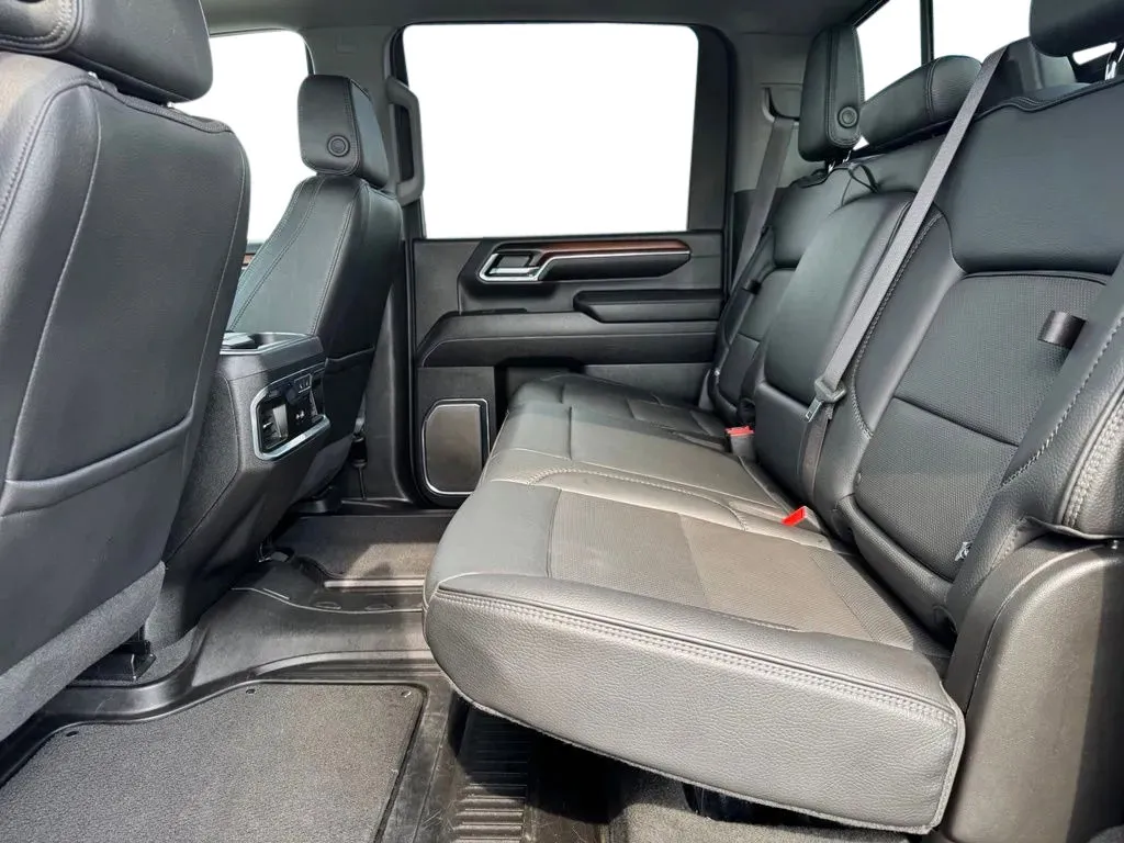 GMC Sierra photo 18