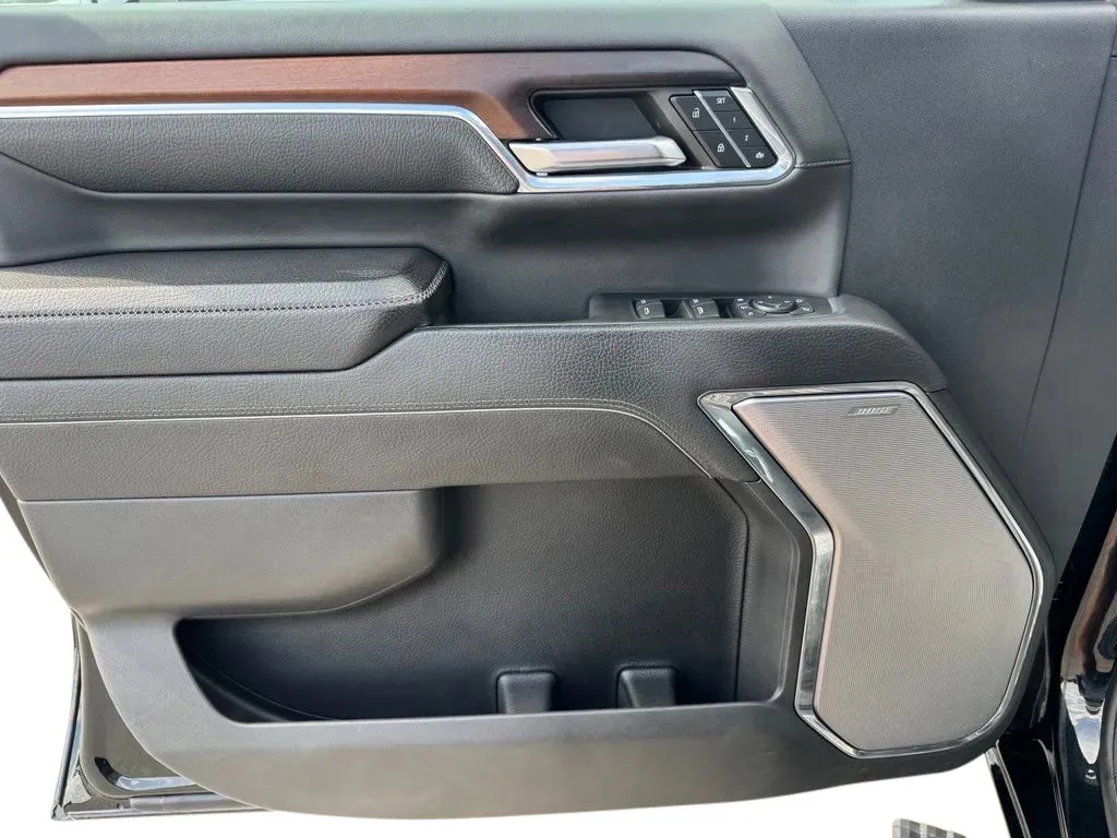 GMC Sierra photo 12