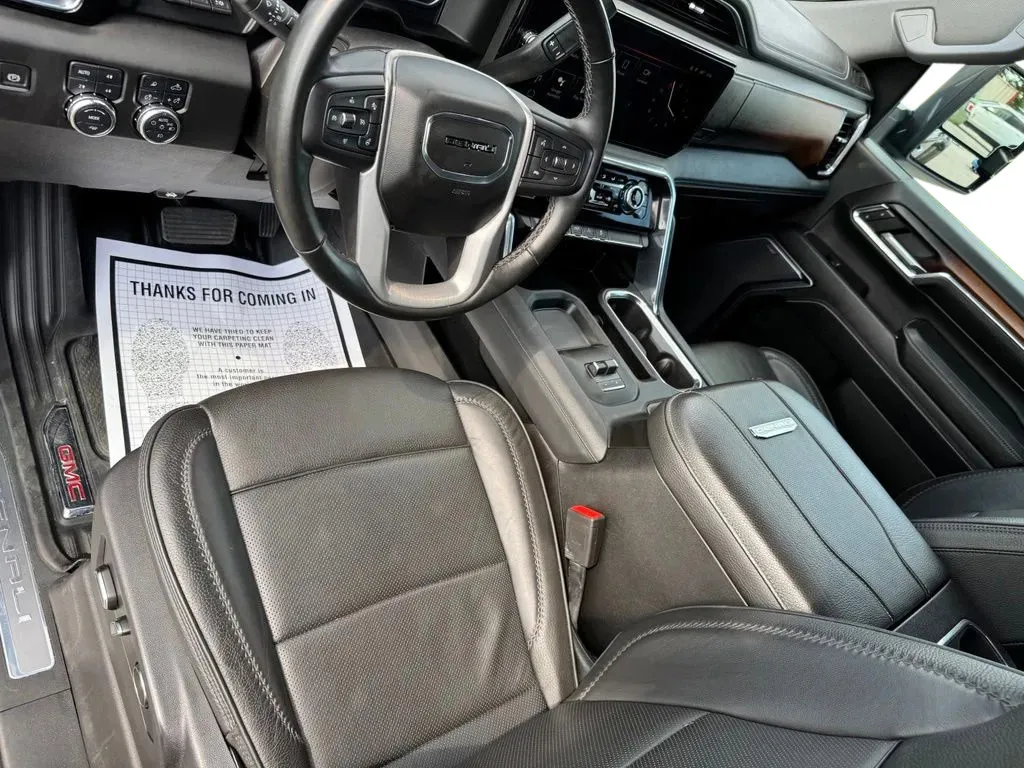 GMC Sierra photo 10