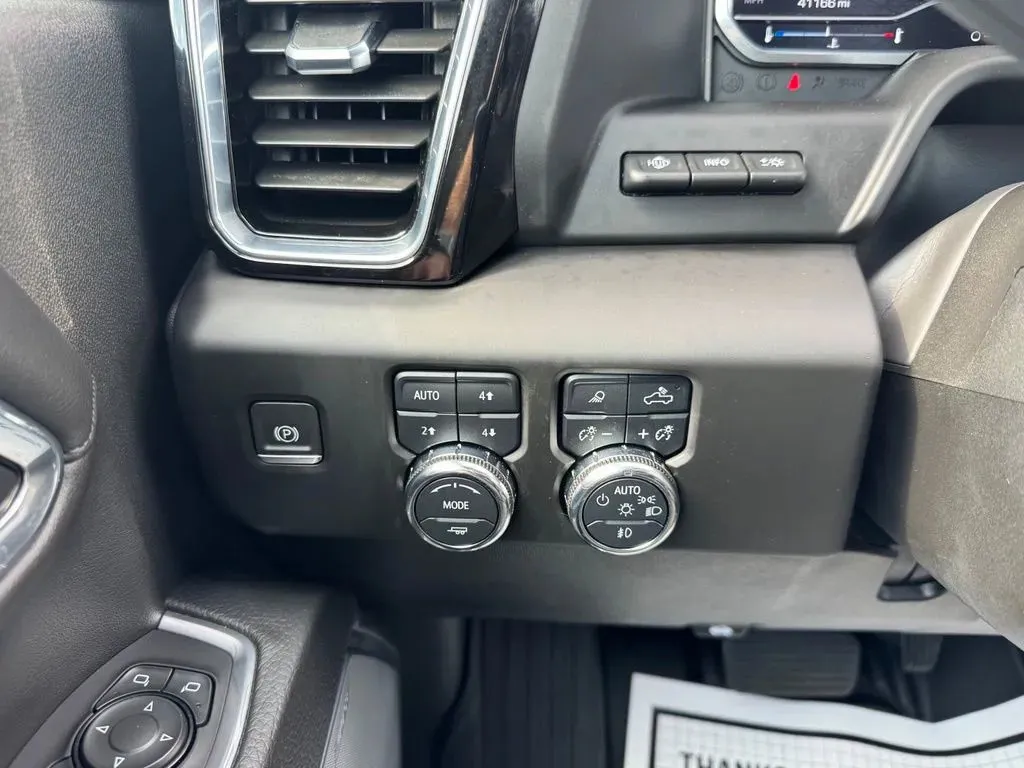 GMC Sierra photo 24