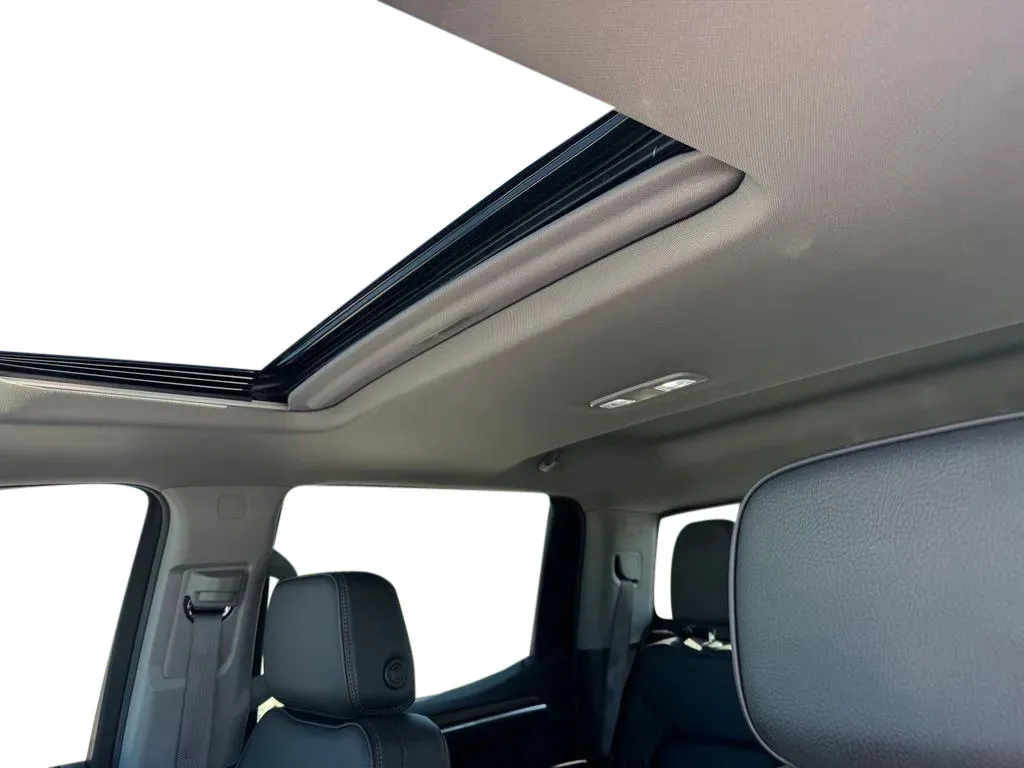 GMC Sierra photo 11