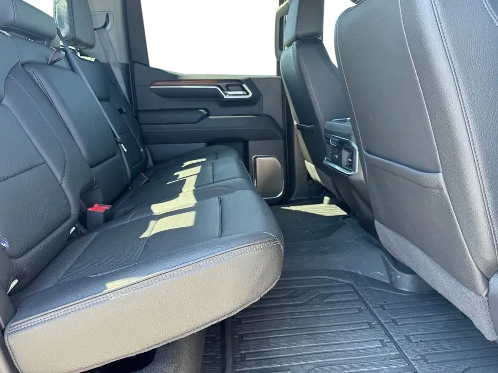 GMC Sierra photo 17