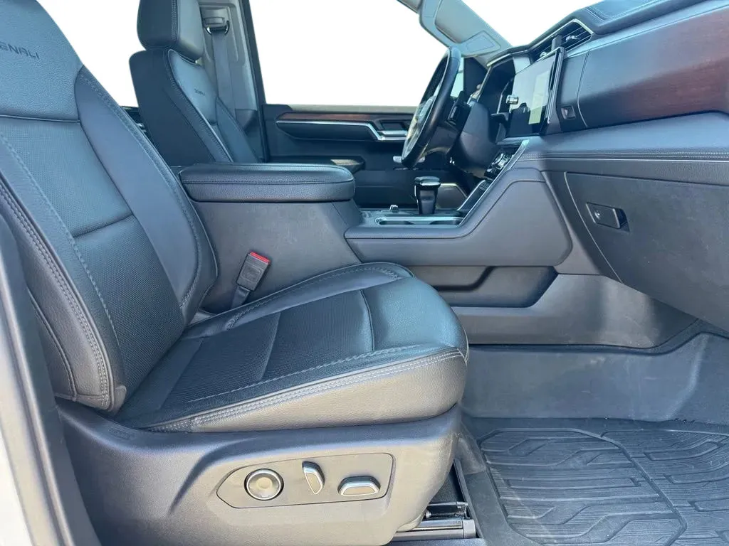 GMC Sierra photo 14