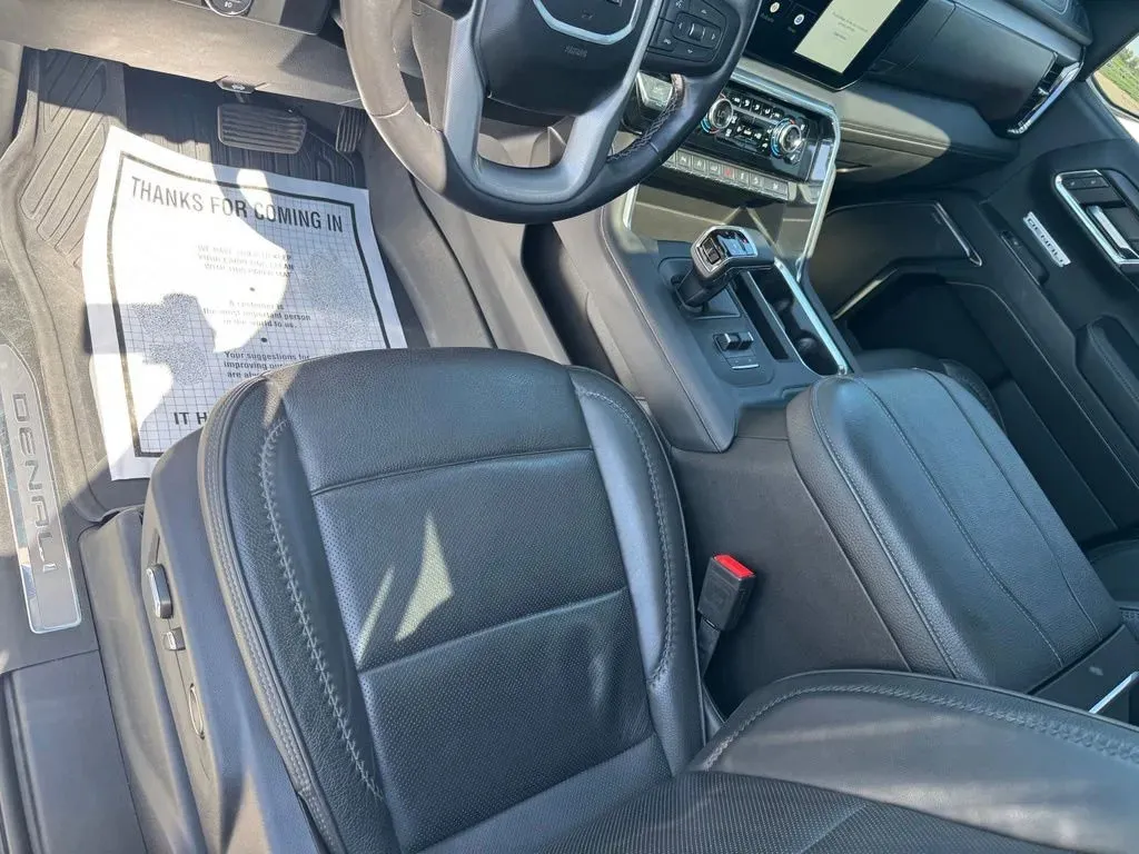 GMC Sierra photo 10