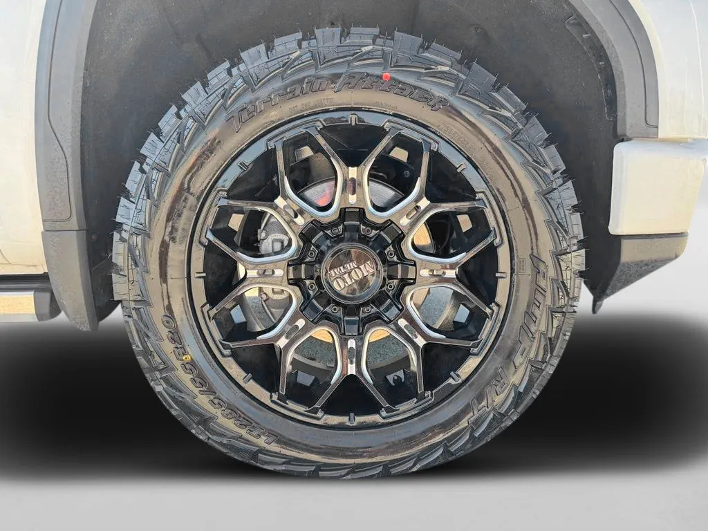 GMC Sierra photo 36