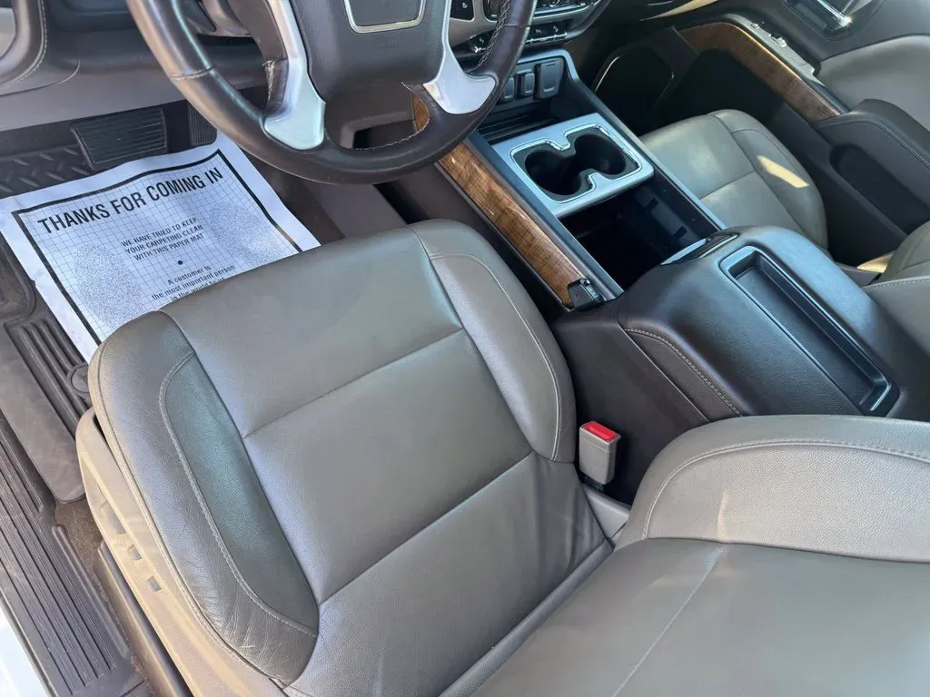 GMC Sierra photo 10