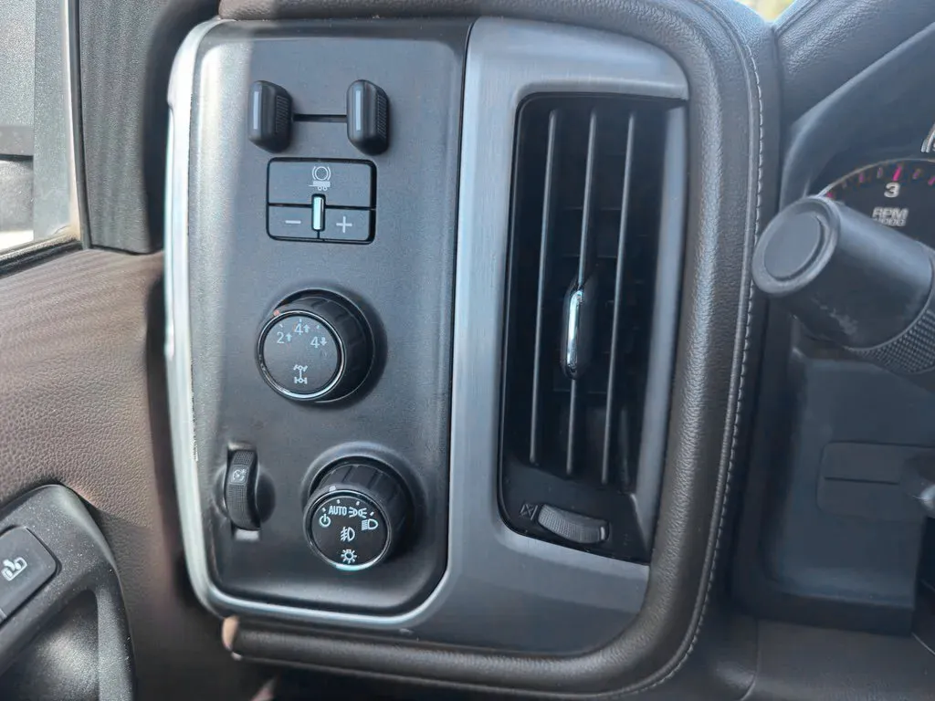 GMC Sierra photo 22