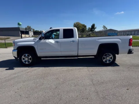 More photos of 2015 GMC Sierra 2500 HD SLT at Braden Cadillac GMC, OH