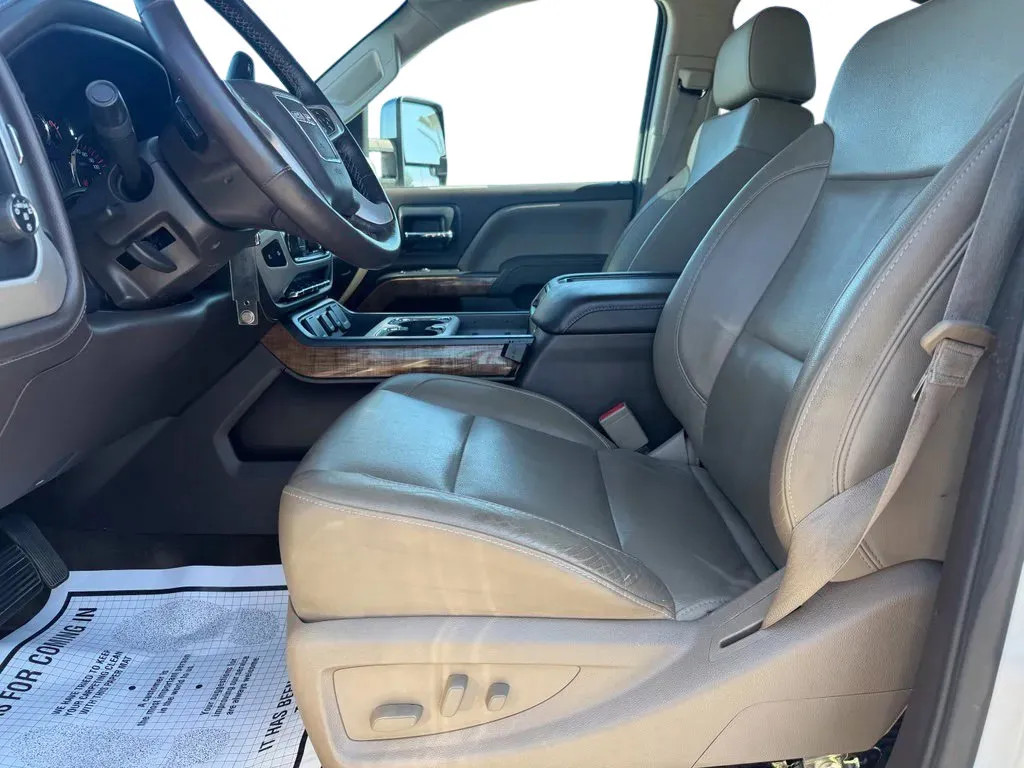 GMC Sierra photo 9