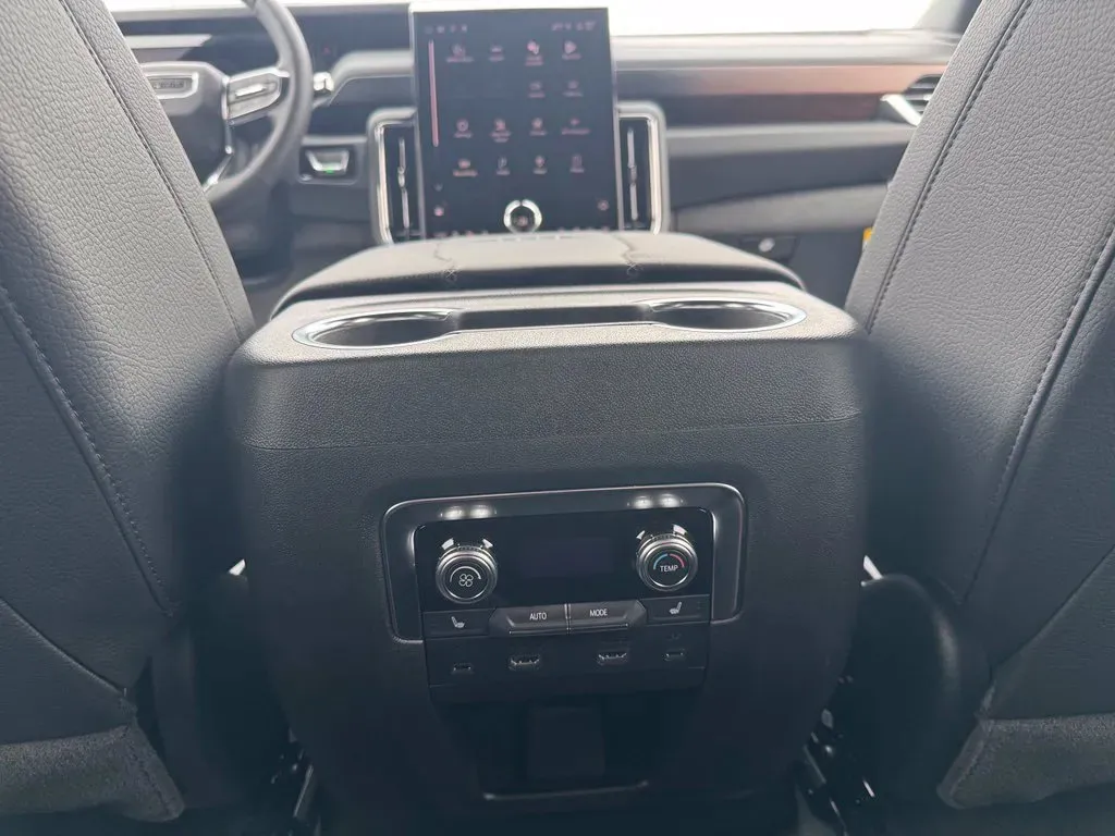 GMC Yukon XL photo 22