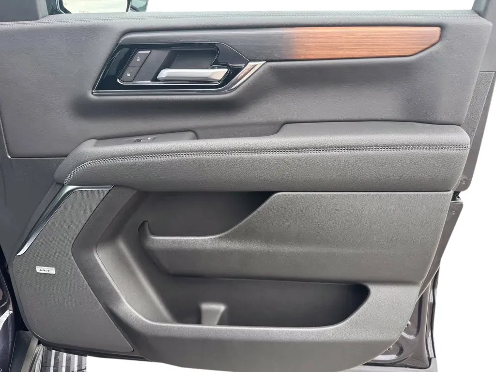 GMC Yukon XL photo 16