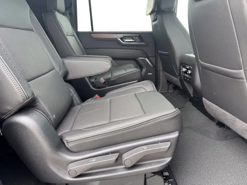 GMC Yukon XL photo 17