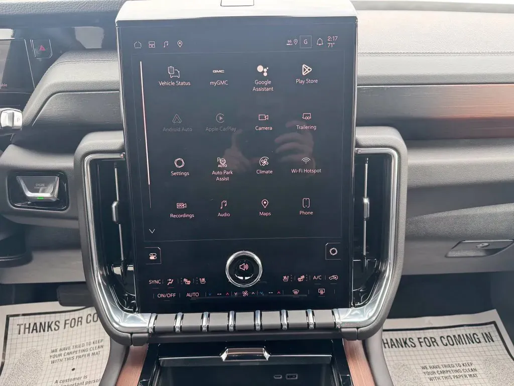 GMC Yukon XL photo 30