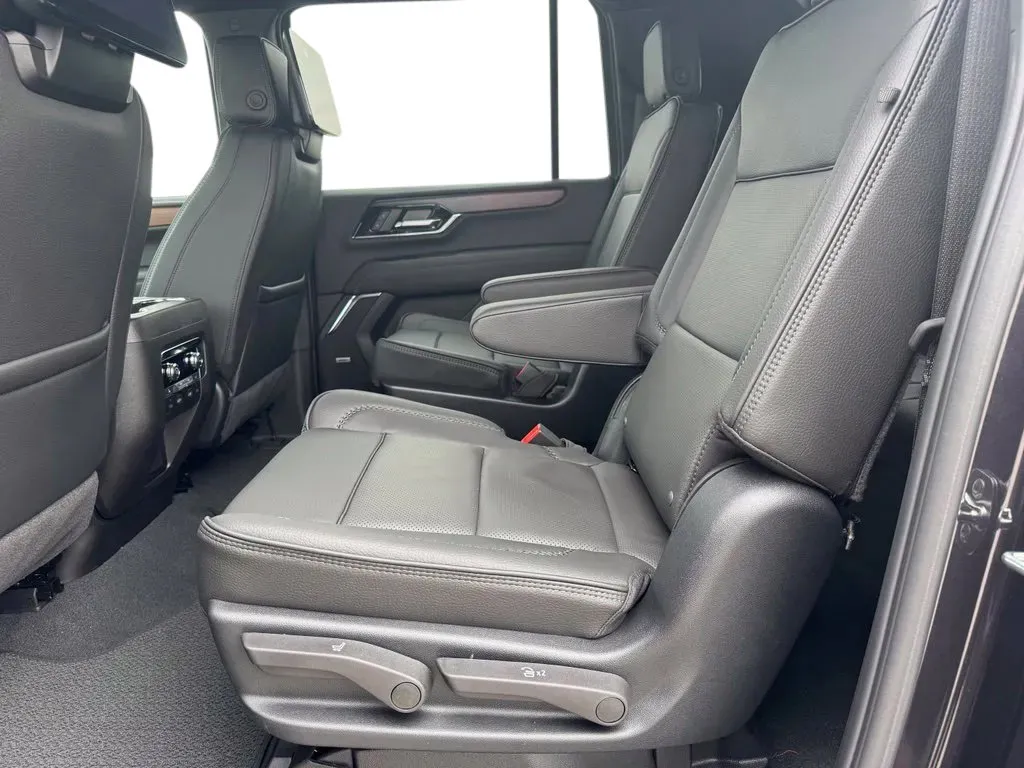 GMC Yukon XL photo 18
