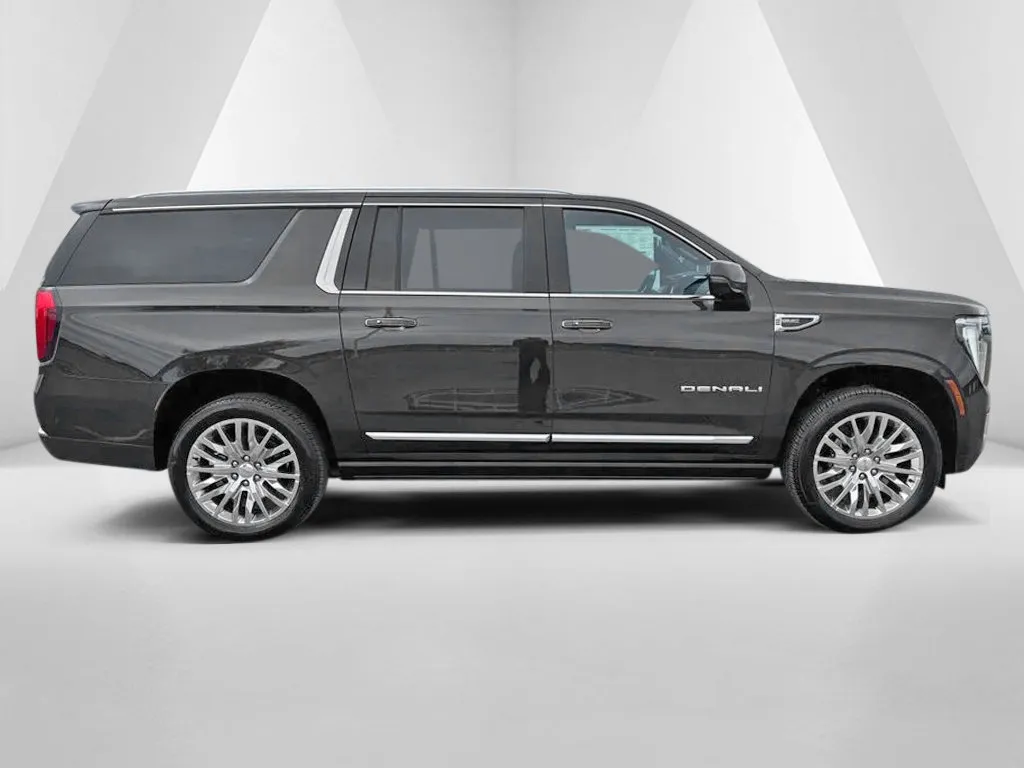 GMC Yukon XL photo 8