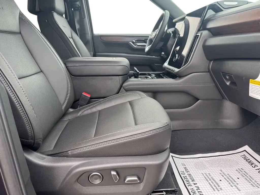 GMC Yukon XL photo 14