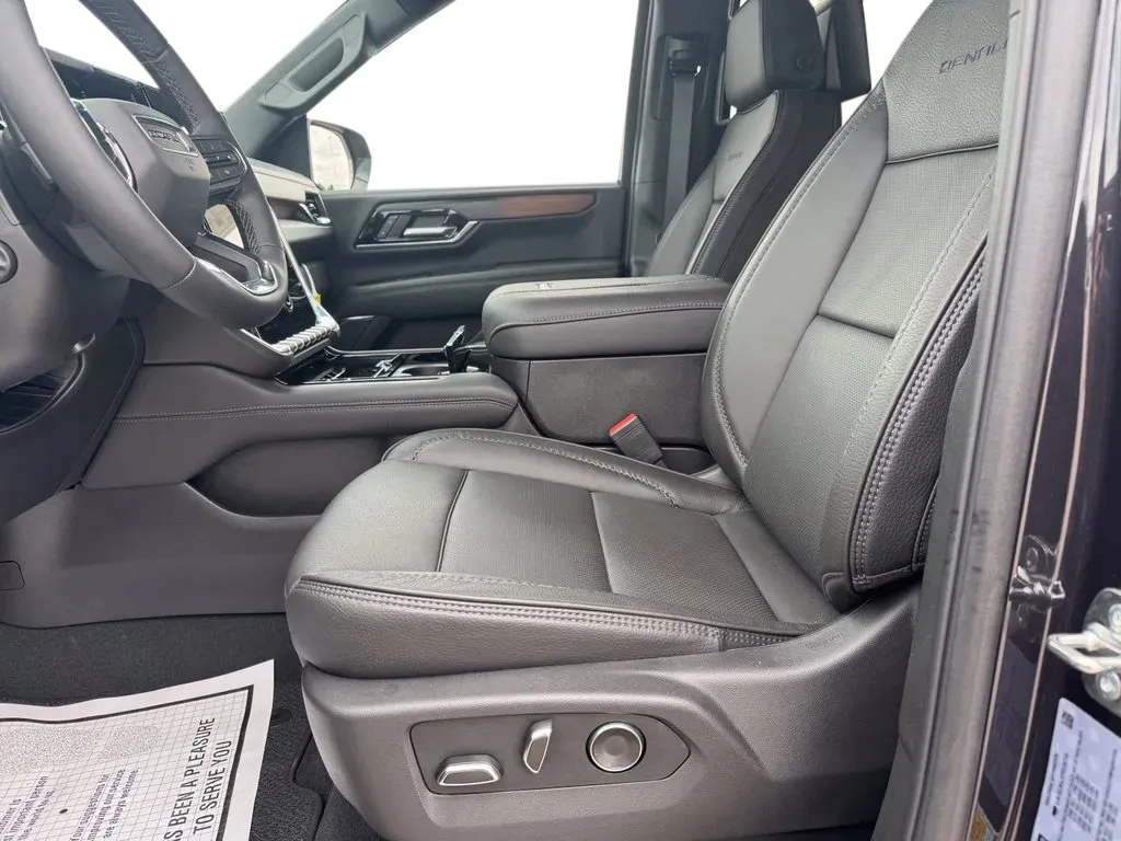 GMC Yukon XL photo 9