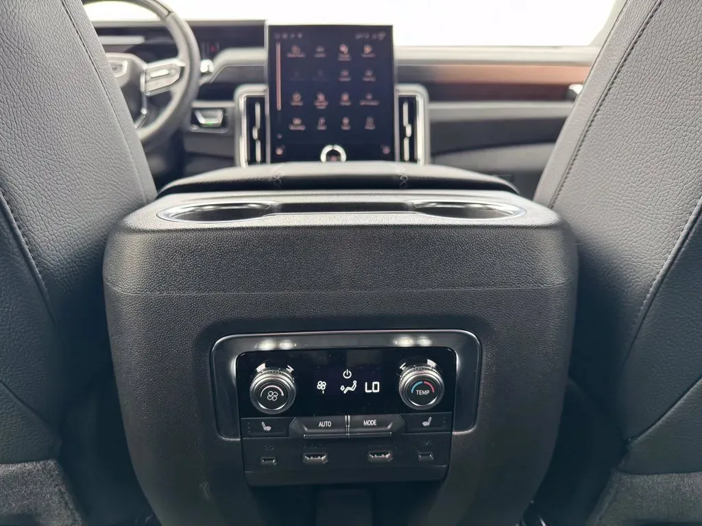 GMC Yukon photo 21
