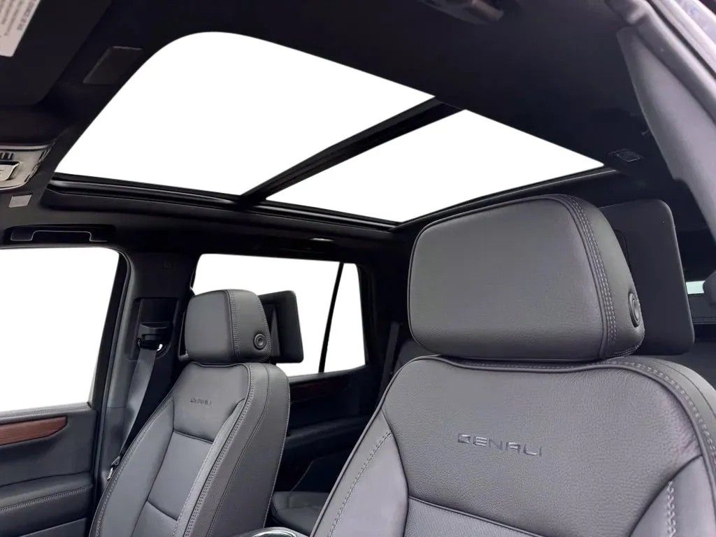 GMC Yukon photo 11