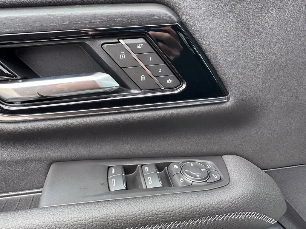 GMC Yukon photo 13