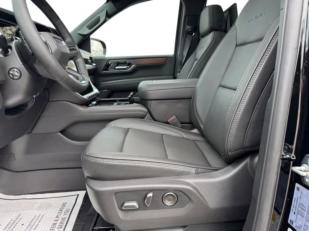 GMC Yukon photo 9