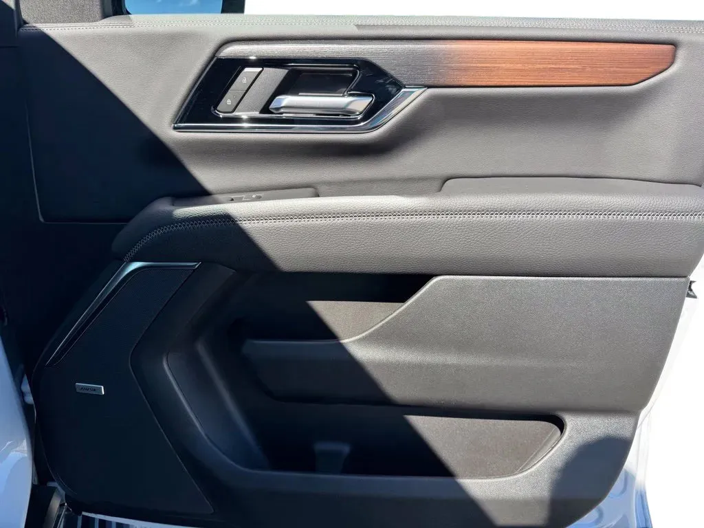 GMC Yukon photo 15