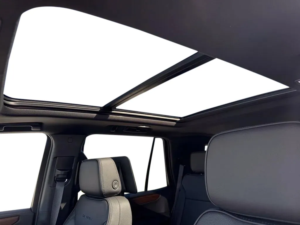GMC Yukon photo 11