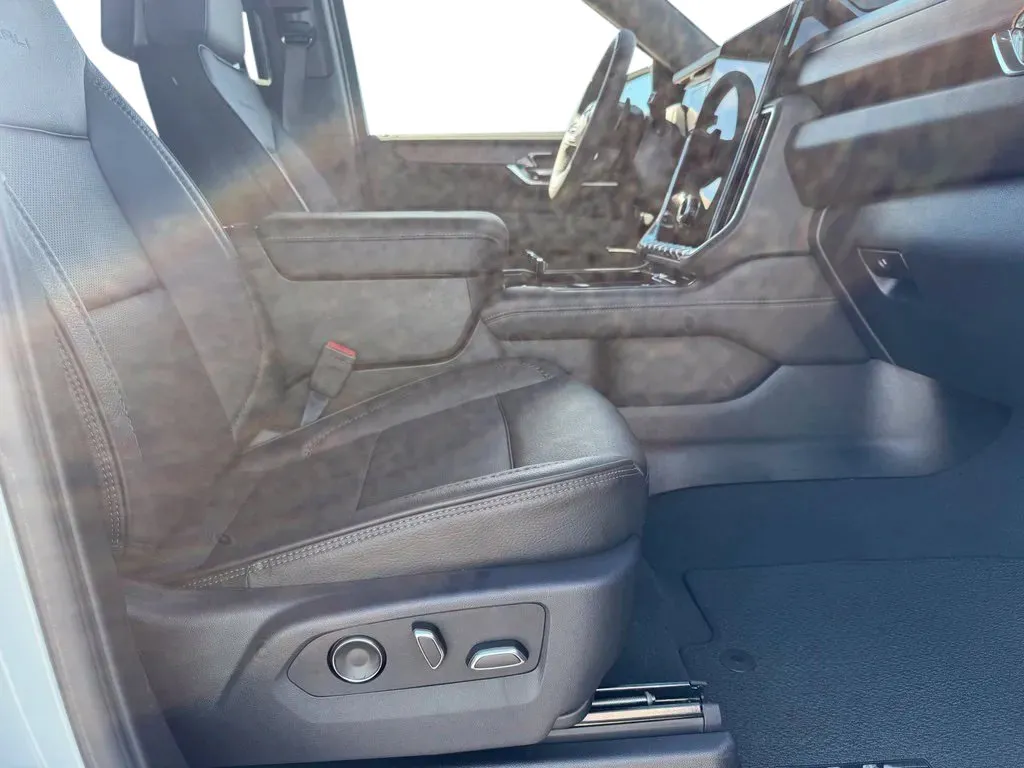 GMC Yukon photo 13