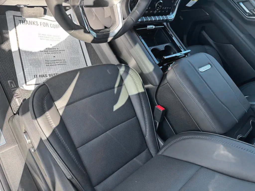 GMC Yukon XL photo 10