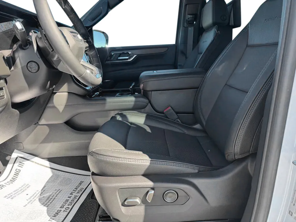GMC Yukon XL photo 9
