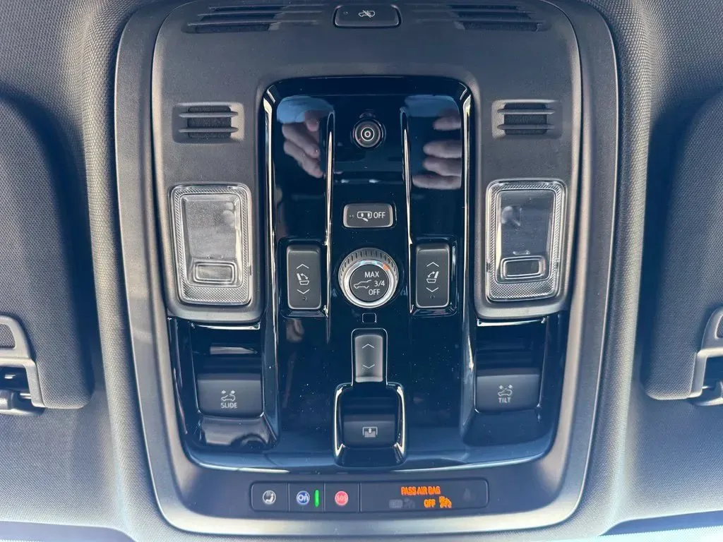 GMC Yukon XL photo 32