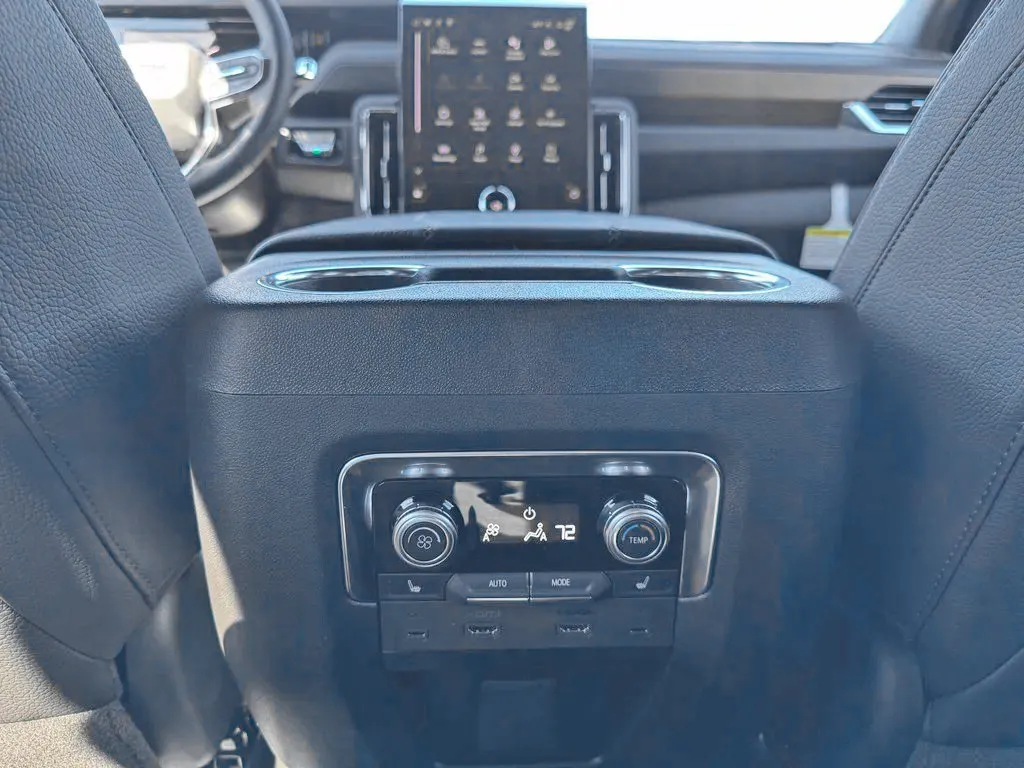 GMC Yukon XL photo 23