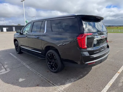 More photos of 2023 GMC Yukon XL SLT at Braden Cadillac GMC, OH
