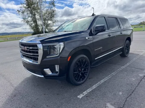 More photos of 2023 GMC Yukon XL SLT at Braden Cadillac GMC, OH