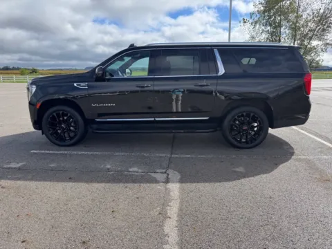 More photos of 2023 GMC Yukon XL SLT at Braden Cadillac GMC, OH