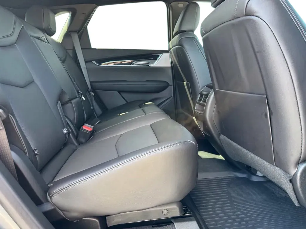 Cadillac XT5 photo 17