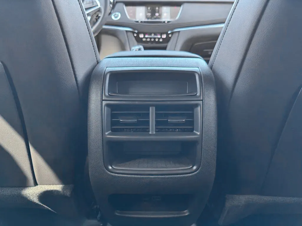 Cadillac XT5 photo 20