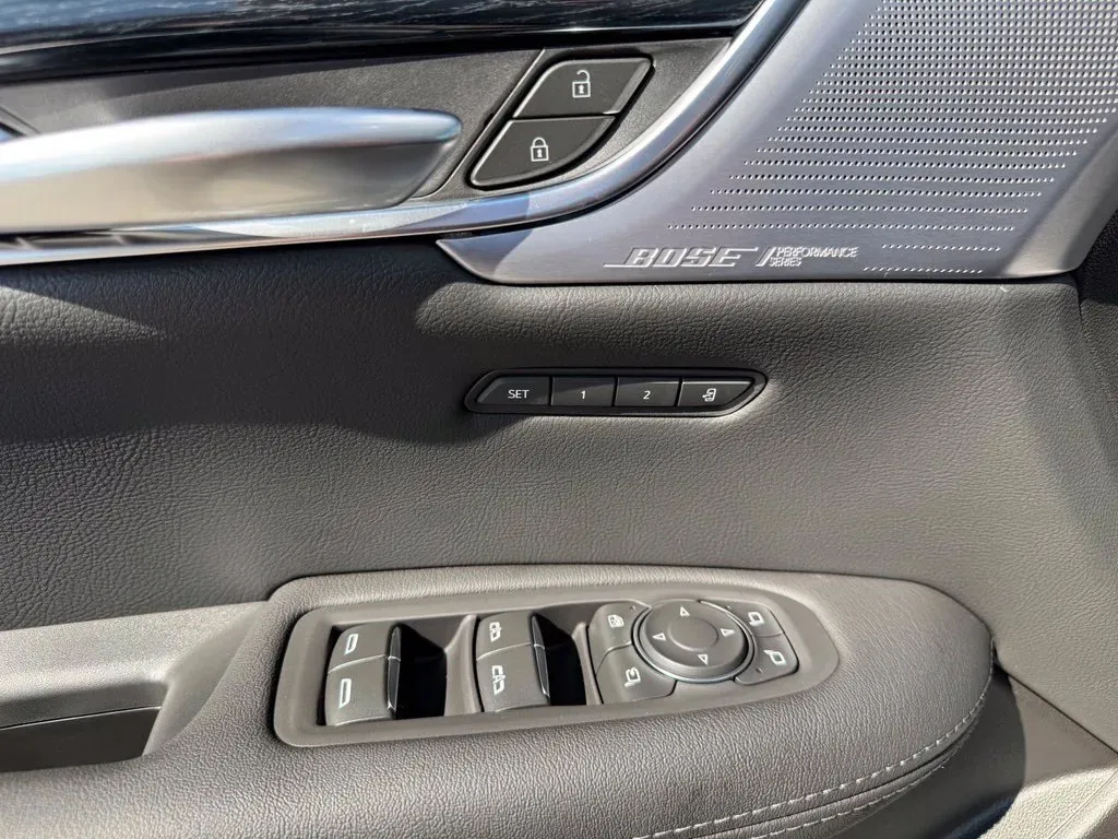 Cadillac XT5 photo 13