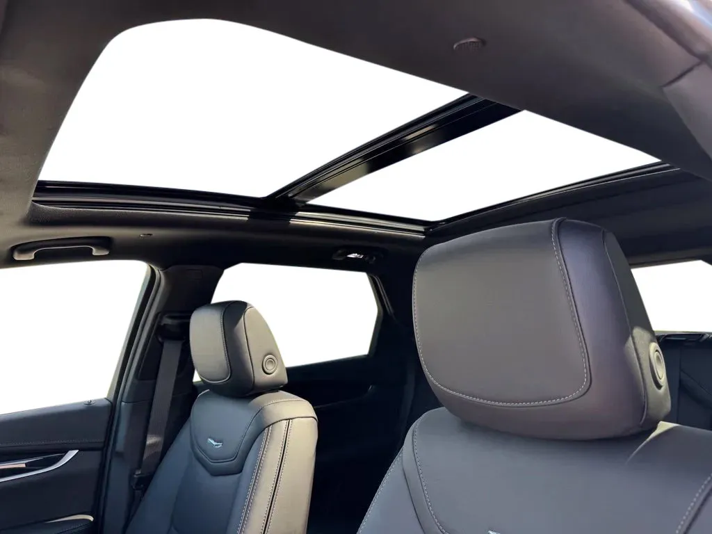 Cadillac XT5 photo 11