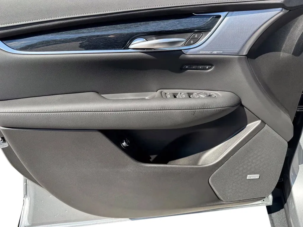 Cadillac XT5 photo 12
