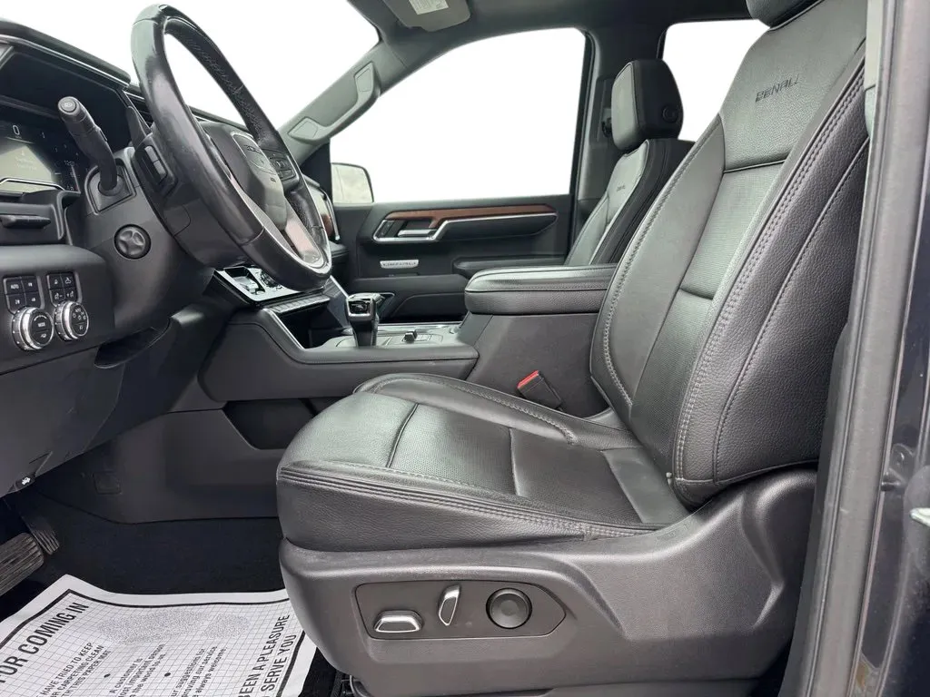 GMC Sierra photo 9
