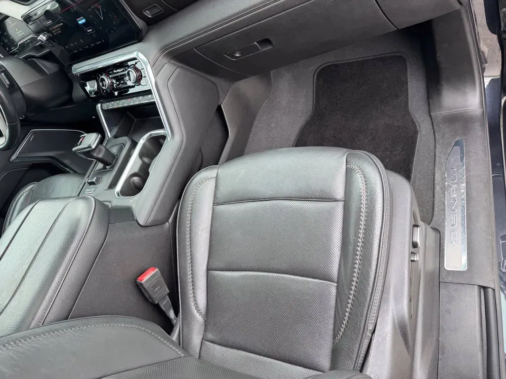 GMC Sierra photo 15