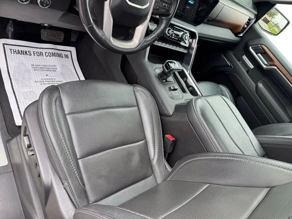 GMC Sierra photo 10