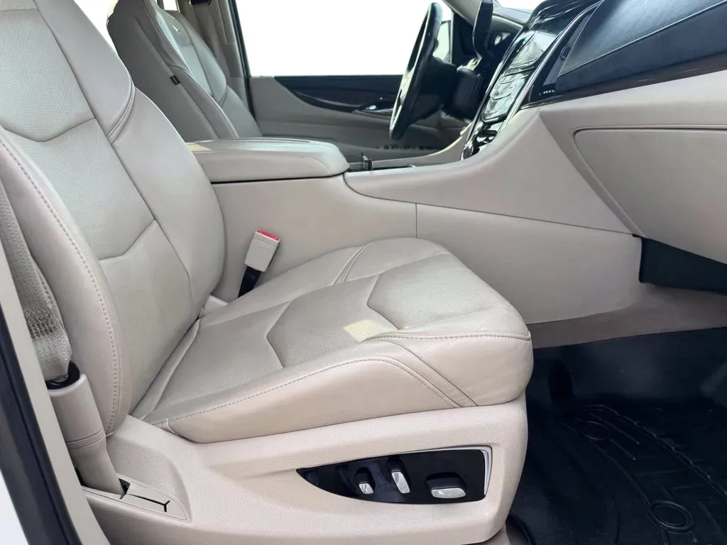 Cadillac Escalade photo 14