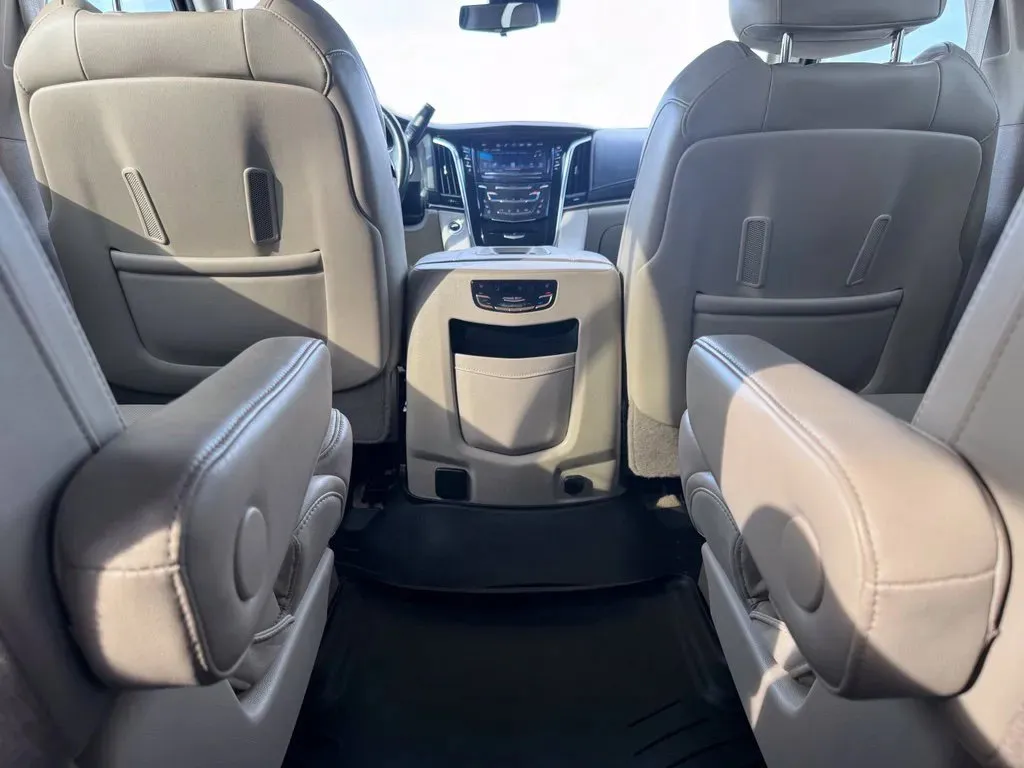 Cadillac Escalade photo 21