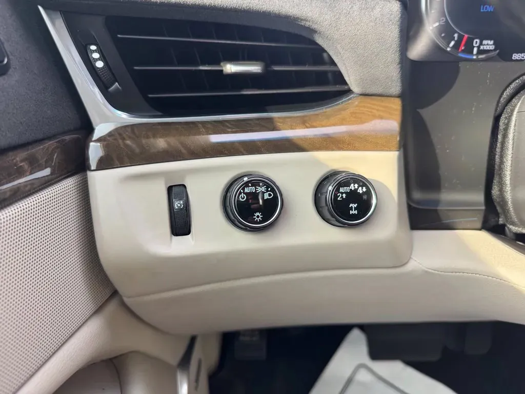 Cadillac Escalade photo 25